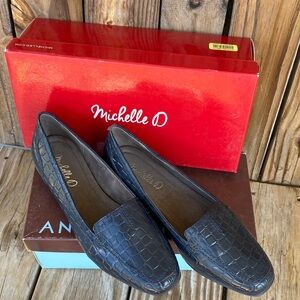 Michelle D Dark Textured Loafers